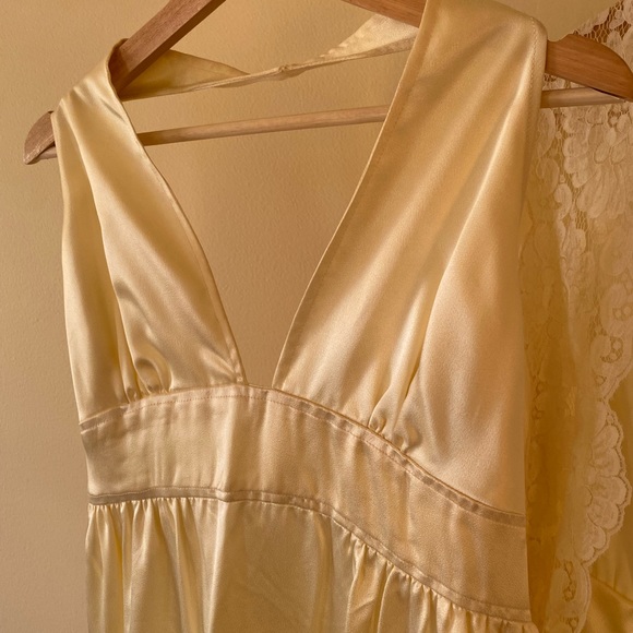 Other - Vintage Nightgown and Robe Set